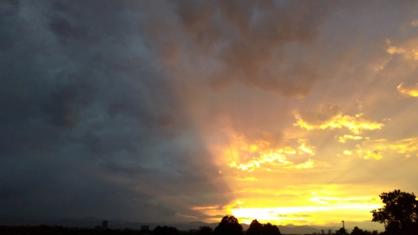 3414-sunset-bursting-through-the-storm-600x338-17296493612391.jpg