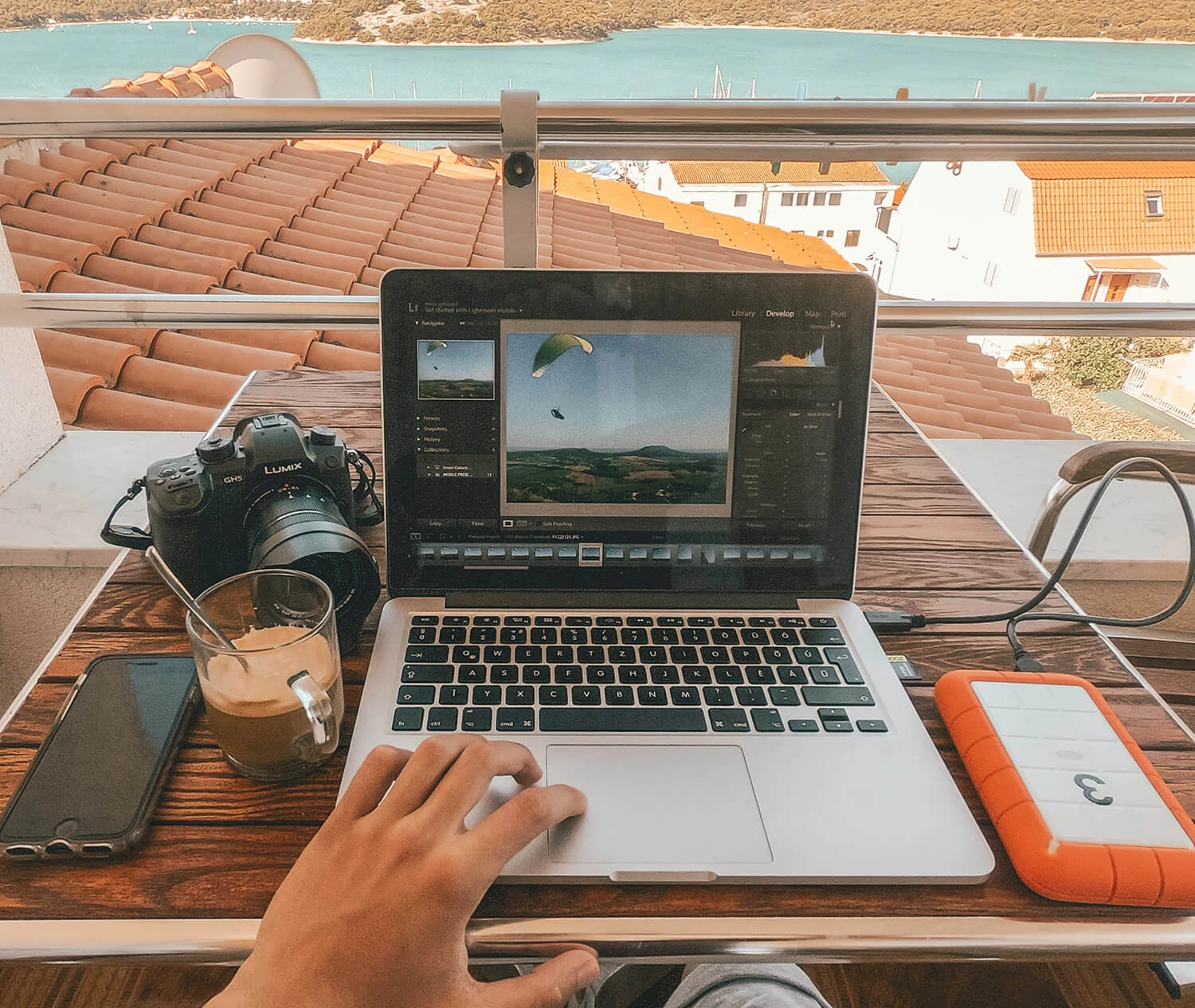 2090-start-your-life-as-a-digital-nomad-17533968926305.jpg